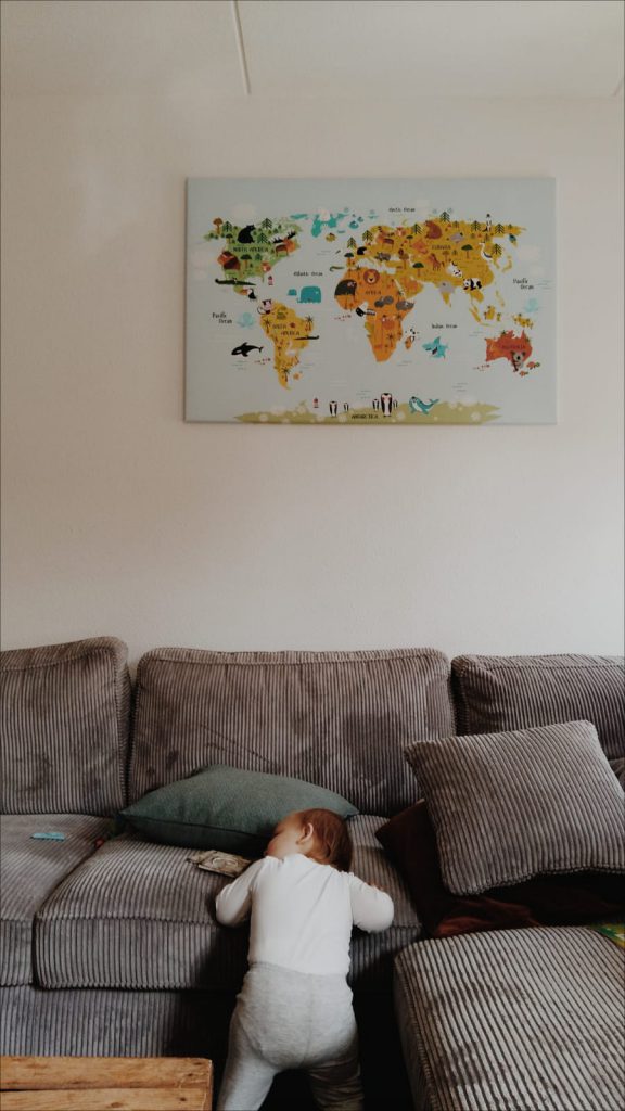Daar hangt het canvasdoek van wereldkaarten.nl Er zwemmen echt geen orka's in het IJsselmeer! Kijk maar! TheDutchBeerdad op FSOM .nl