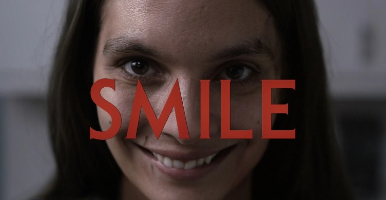 Smile is de horrorfilm die je niet wilt missen. Check het snel bij FSOM MAgazine 