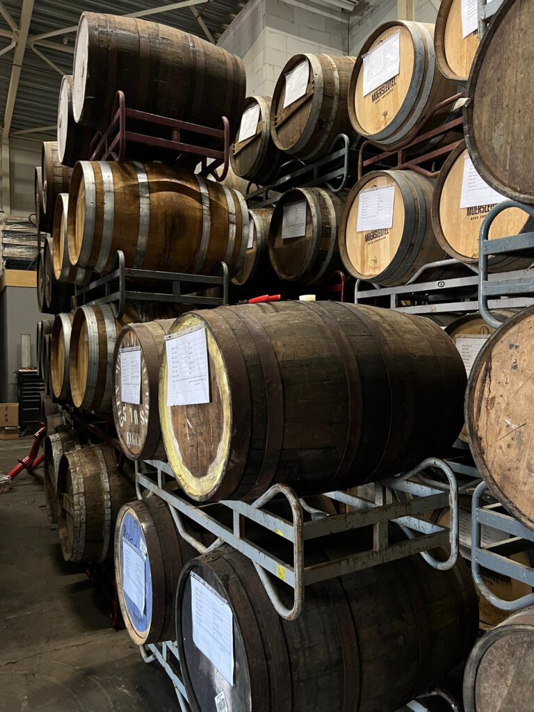 In De Thuisbar vind je de mooiste bierstijlen en ontleden wij ze. Zo ging Confessions Of A Whisky Freak aan de slag met Barrel Aged bier.